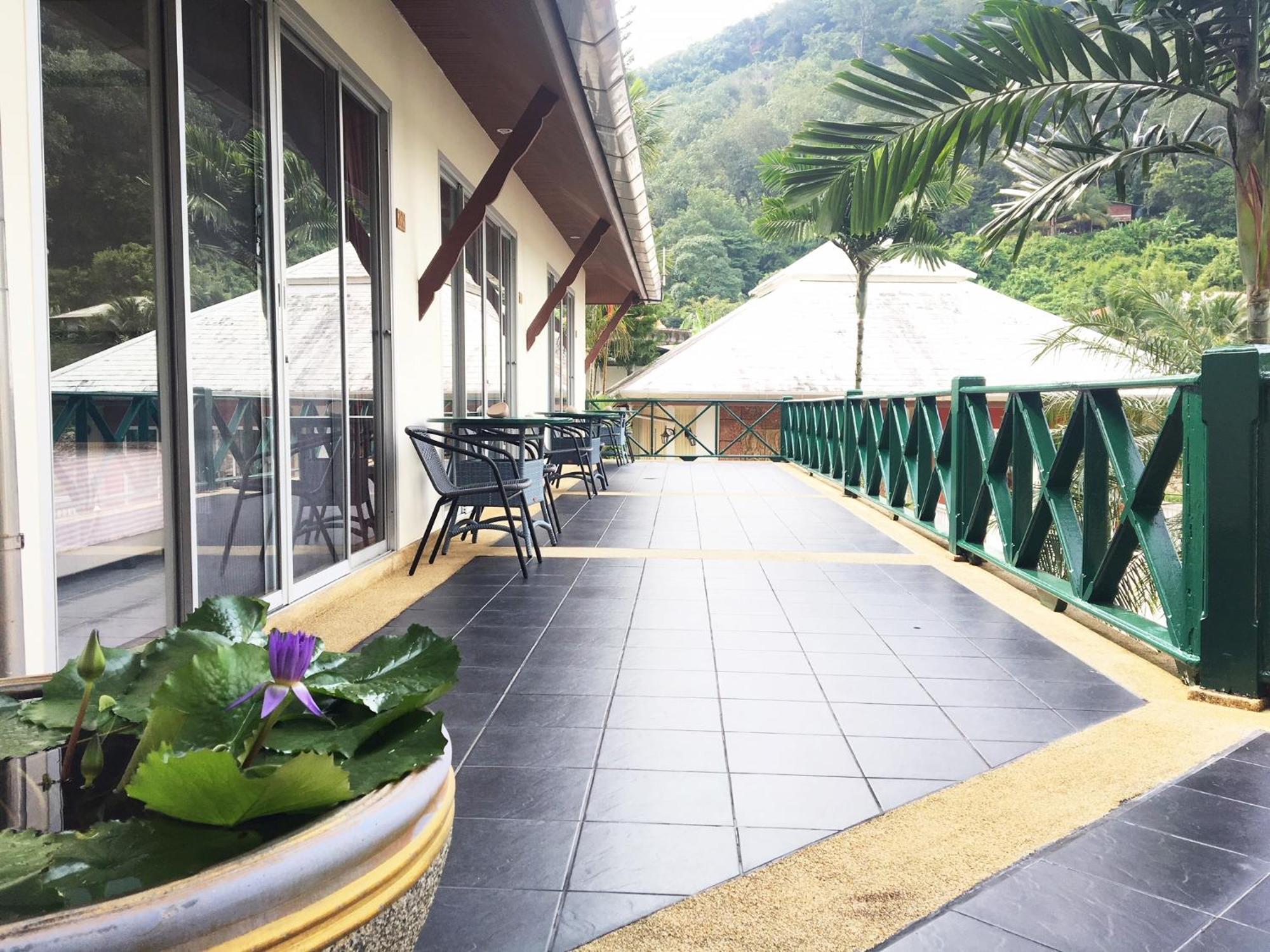 Serenity Lakeside Resort Kathu Oda fotoğraf